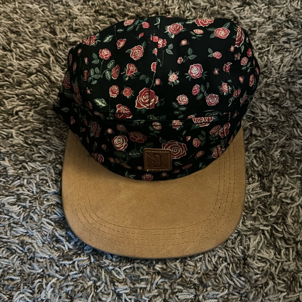 Black rose hat
